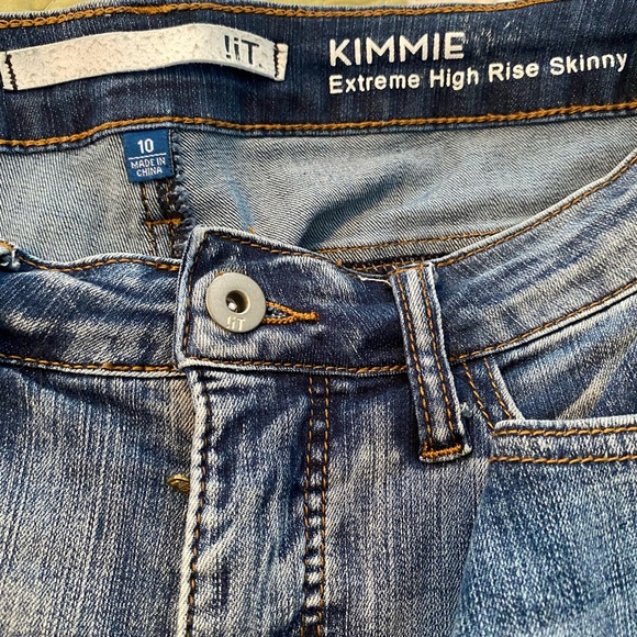Jeans - Picture 3 of 3